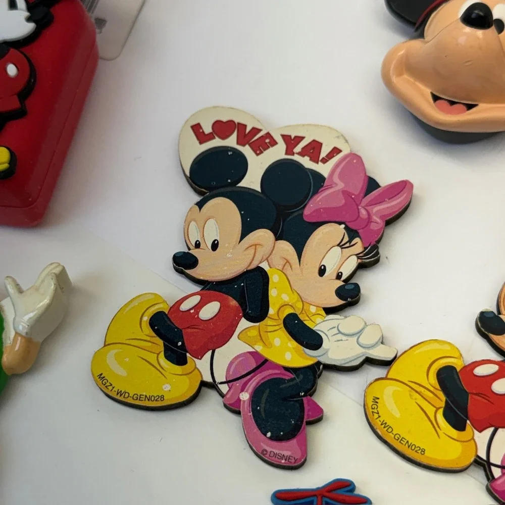 Lot of 11 M&M's & Disney Magnets Mickey Minnie Pooh Donald Duck Hand Sanitizer